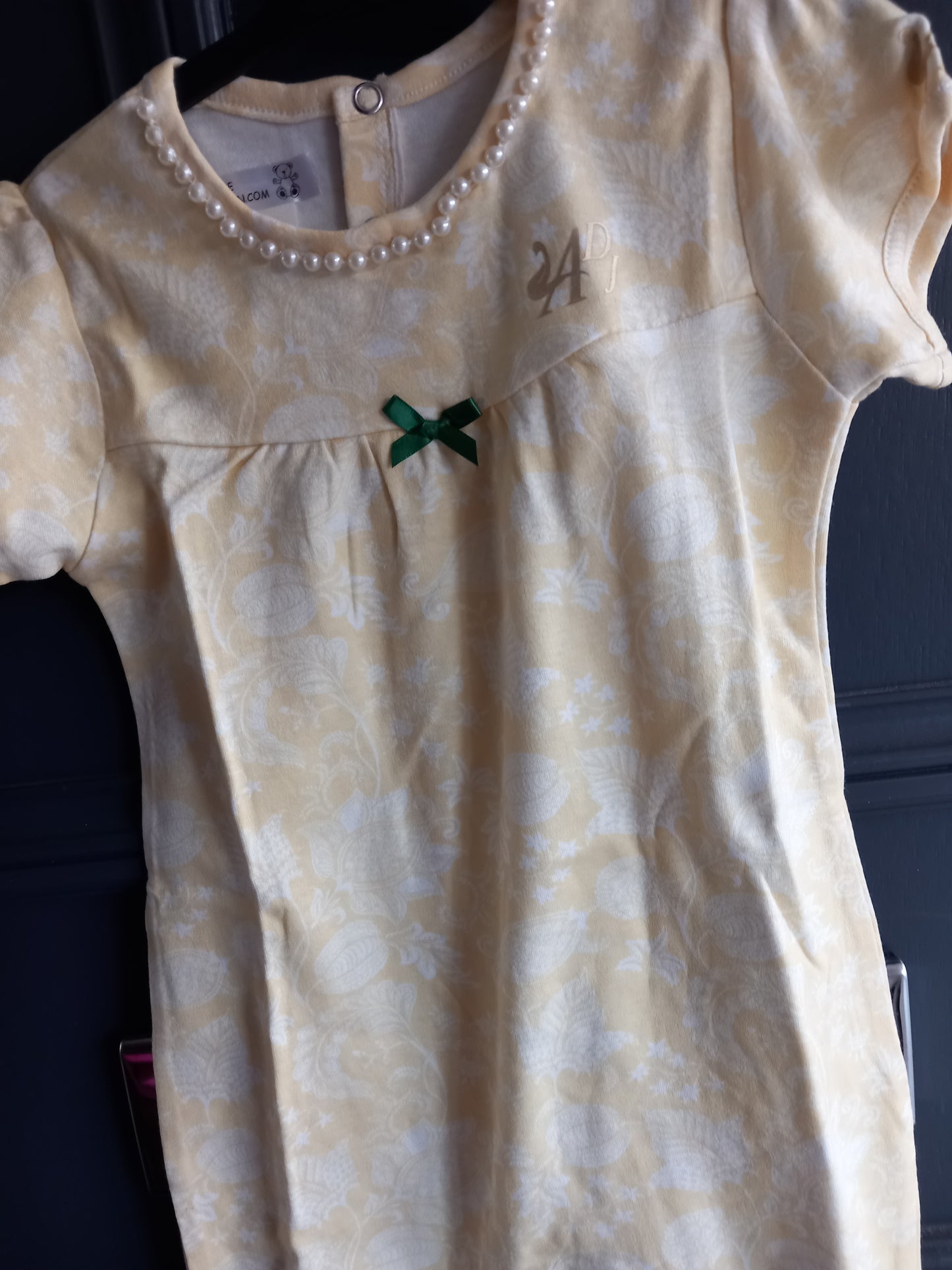 12 MTHS BABY YELLOW AND WHITE FLORAL BEACH DESIGNER SUIT