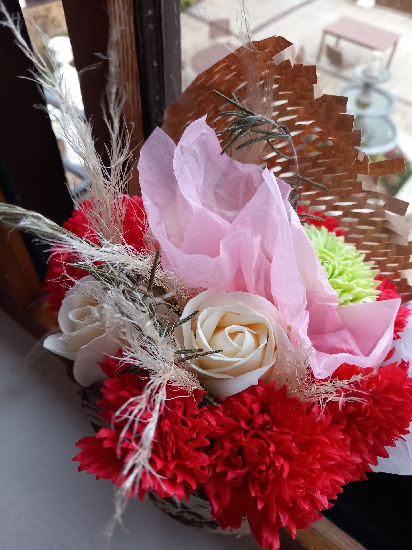 RED GREEN MIX  FLOWER SOAP IN GLASSWARE