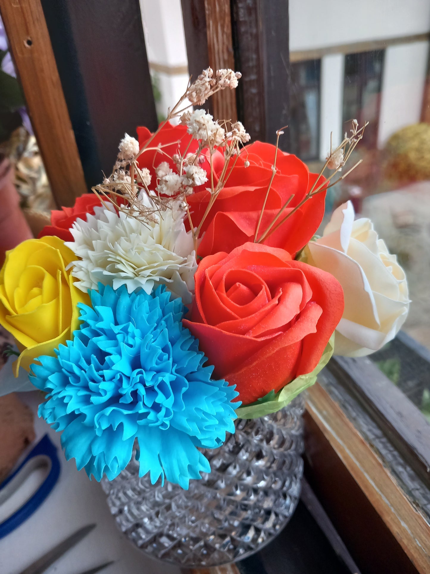 MY COLOUR CARNATIONS MULTI COLOUR FLOWER SOAP MIXED ROSES AND SUNSET ORANGE ROSE IN GLASSWARE