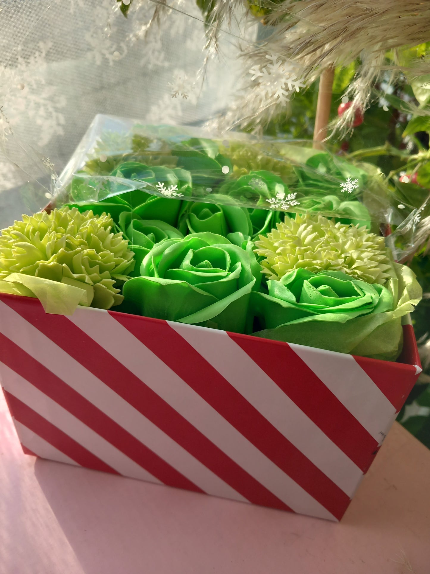 ALL SHADES GREEN ROSE HEADS  CARNATIONS FLOWER SOAP IN CANDY CANE COLOUR DISPLAY BOX