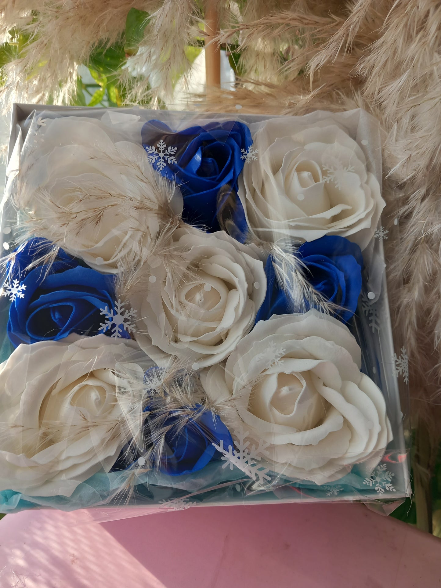 9 LARGE NAVY BLUE CREAM ROSE HEADS FLOWER SOAP IN WHITE DISPLAY BOX