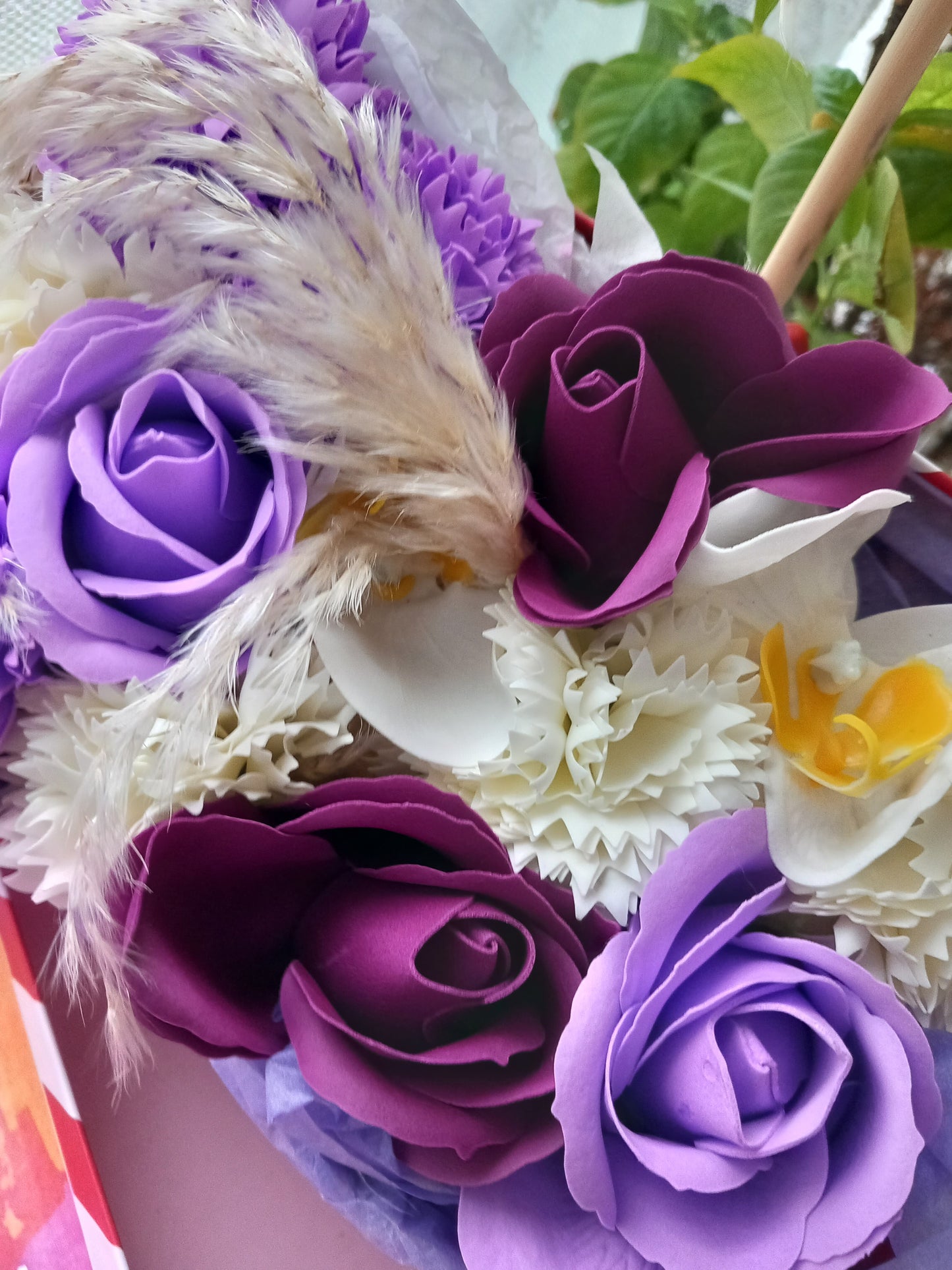 PURPLE MIX WHITE FLOWER SOAP IN CANDY CANE DISPLAY BOX